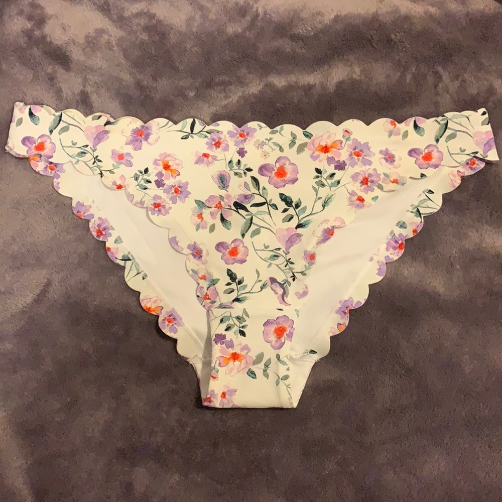 H&M Floral Bikini Bottoms Size 6 NWOT
